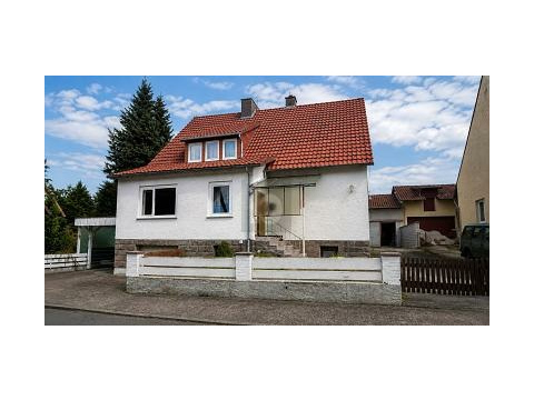 Einfamilienhaus kaufen in Uslar, mit Stellplatz, 670 m² Grundstück, 140 m² Wohnfläche, 7 Zimmer