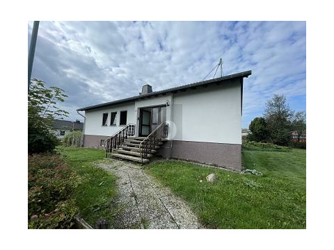 Einfamilienhaus kaufen in Bogel, mit Stellplatz, 2.285 m² Grundstück, 218 m² Wohnfläche, 8 Zimmer