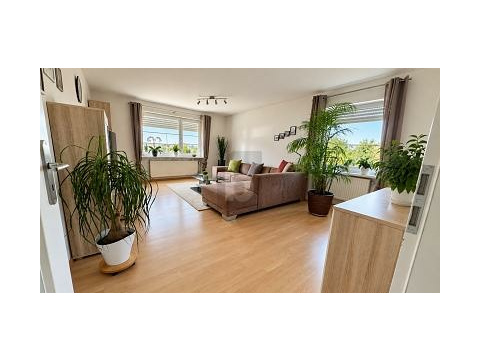 Erdgeschosswohnung kaufen in Wutöschingen, mit Garage, 94 m² Wohnfläche, 3,5 Zimmer