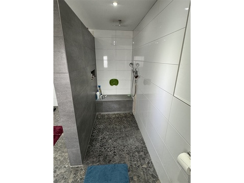 Neuwertiges Tageslichtbad_4