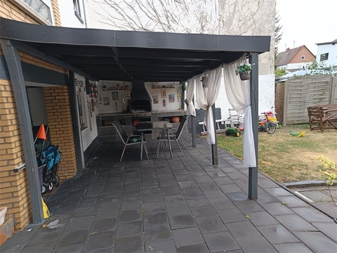 Überdachte Terrasse