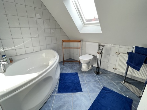 DG - Bad mit Wanne
