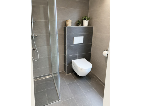 Bad mit bodengleicher Dusche
