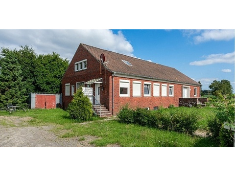 Mehrfamilienhaus kaufen in Aurich, 1.750 m² Grundstück, 260 m² Wohnfläche, 10 Zimmer