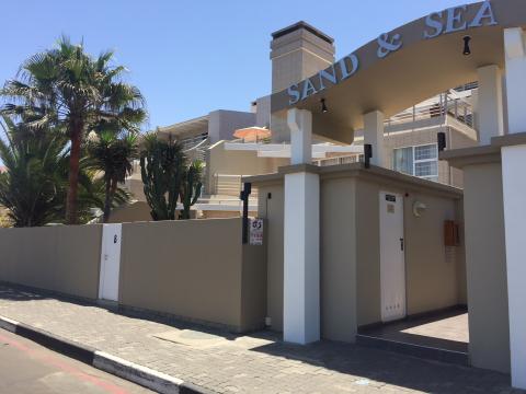 Maisonette- Wohnung mieten in Swakopmund, mit Garage, mit Stellplatz, 250 m² Wohnfläche, 5 Zimmer