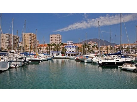 Wohnung kaufen in Estepona, 88 m² Wohnfläche, 4 Zimmer