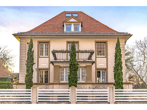 Villa kaufen in Straßburg, 550 m² Grundstück, 360 m² Wohnfläche, 10 Zimmer