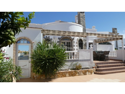 Villa kaufen in San Miguel de Salinas, 135 m² Wohnfläche, 5 Zimmer