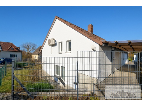 Eingang zur oberen Wohnung im Nebengebäude