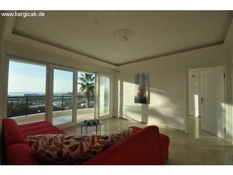 Exclusive möblierte Villa von höchster Qualität mit privat Pool und Meerblick