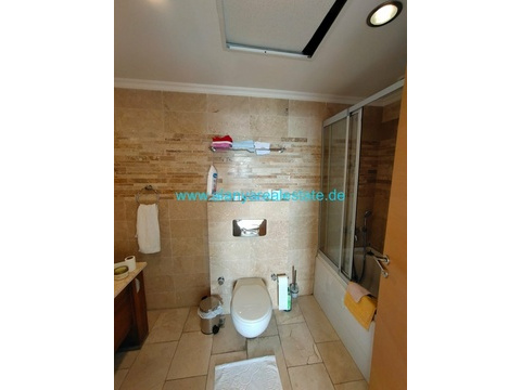 Voll möbliertes 3 Zimmer Luxus Apartment mit fantastischem Meerblick im Gold City 5 Sterne Komplex
