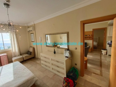 Voll möbliertes 3 Zimmer Luxus Apartment mit fantastischem Meerblick im Gold City 5 Sterne Komplex