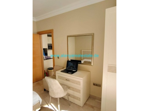 Voll möbliertes 3 Zimmer Luxus Apartment mit fantastischem Meerblick im Gold City 5 Sterne Komplex
