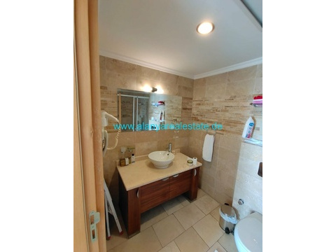 Voll möbliertes 3 Zimmer Luxus Apartment mit fantastischem Meerblick im Gold City 5 Sterne Komplex