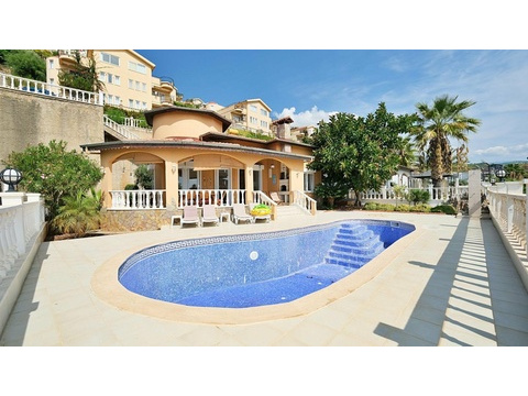 Villa kaufen in Kargıcak, 510 m² Grundstück, 120 m² Wohnfläche, 3 Zimmer