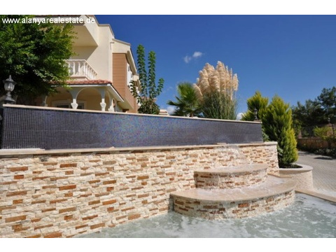 Triplex Villa in einer tollen Luxus Anlage mit Meerblick ()