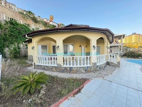 Villa kaufen in Kargıcak, 544 m² Grundstück, 235 m² Wohnfläche, 5 Zimmer