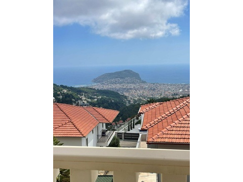 Villa kaufen in Alanya, 350 m² Grundstück, 180 m² Wohnfläche, 4 Zimmer