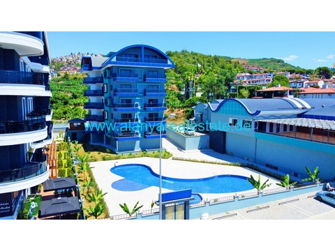 Brandneue Luxus Residence in Top Lage in direkter Strandnähe mit Pool