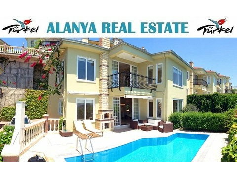 Villa kaufen in Kargıcak, 300 m² Grundstück, 200 m² Wohnfläche, 4 Zimmer