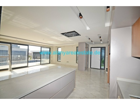 Brandneue super Luxus Villen mit privat Pool in Strand Nähe.