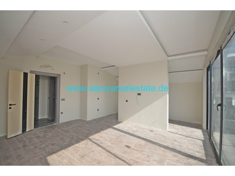 Brandneue super Luxus Villen mit privat Pool in Strand Nähe.