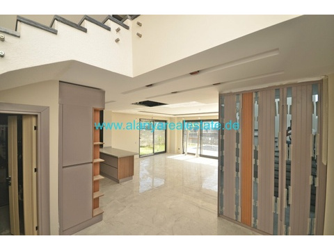 Brandneue super Luxus Villen mit privat Pool in Strand Nähe.