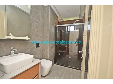 Brandneue super Luxus Villen mit privat Pool in Strand Nähe.