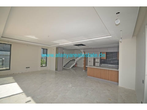 Brandneue super Luxus Villen mit privat Pool in Strand Nähe.