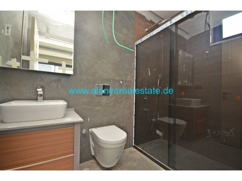 Brandneue super Luxus Villen mit privat Pool in Strand Nähe.