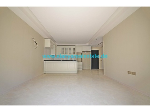 BEST OFFER Neue Drei Zimmer Luxus Wohnung mit Pool und Hallenbad in direkter Strand Nähe ()