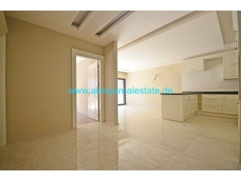 BEST OFFER Neue Drei Zimmer Luxus Wohnung mit Pool und Hallenbad in direkter Strand Nähe ()