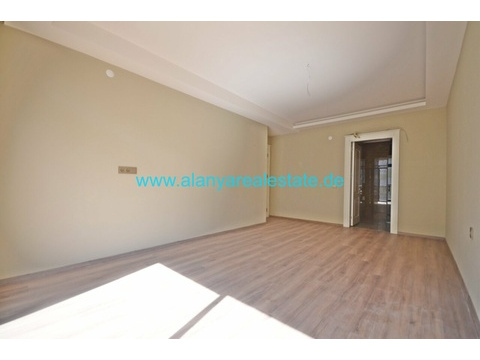 BEST OFFER Neue Drei Zimmer Luxus Wohnung mit Pool und Hallenbad in direkter Strand Nähe ()