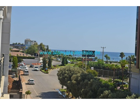 BEST OFFER Neue Drei Zimmer Luxus Wohnung mit Pool und Hallenbad in direkter Strand Nähe ()