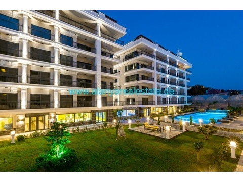 BEST OFFER Neue Drei Zimmer Luxus Wohnung mit Pool und Hallenbad in direkter Strand Nähe ()