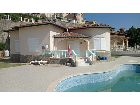 Villa kaufen in Kargıcak, 1.200 m² Grundstück, 240 m² Wohnfläche, 6 Zimmer