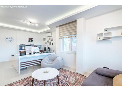Super Luxus Villa voll möbliert mit privat Pool in ruhiger Lage ()