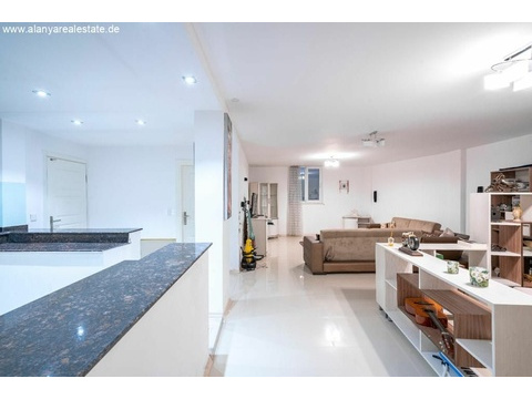 Super Luxus Villa voll möbliert mit privat Pool in ruhiger Lage ()