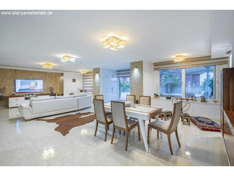 Super Luxus Villa voll möbliert mit privat Pool in ruhiger Lage ()