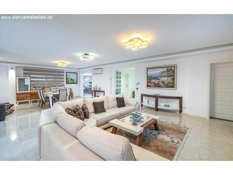 Super Luxus Villa voll möbliert mit privat Pool in ruhiger Lage ()