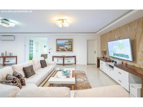 Super Luxus Villa voll möbliert mit privat Pool in ruhiger Lage ()