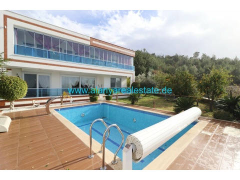 Villa kaufen in Kargıcak, 500 m² Grundstück, 250 m² Wohnfläche, 5 Zimmer
