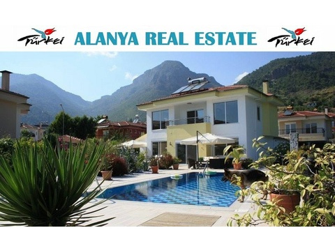 Villa kaufen in Oba, 1.300 m² Grundstück, 330 m² Wohnfläche, 5 Zimmer