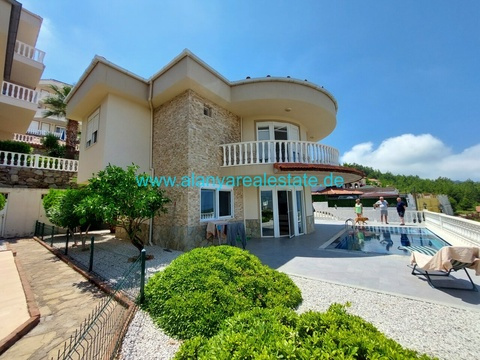 Villa kaufen in Kargıcak, 350 m² Grundstück, 180 m² Wohnfläche, 4 Zimmer