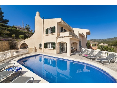 Villa kaufen in Torrenova, 1.800 m² Grundstück, 330 m² Wohnfläche, 8 Zimmer