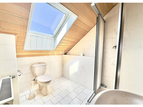 Badezimmer des Dachgeschosses