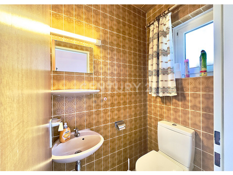Kleines WC im Erdgeschoss