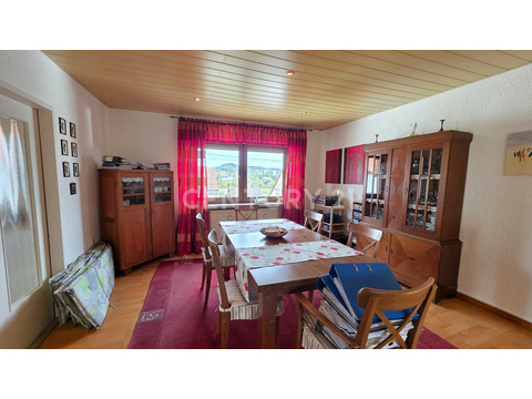 Hübsches helles Esszimmer