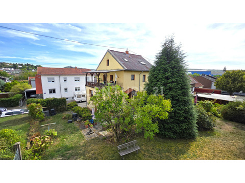 Rückwertiger Blick auf das Haus von der linken Seite