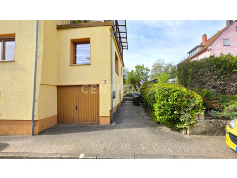 Seitlicher Zugang zu dem Haus